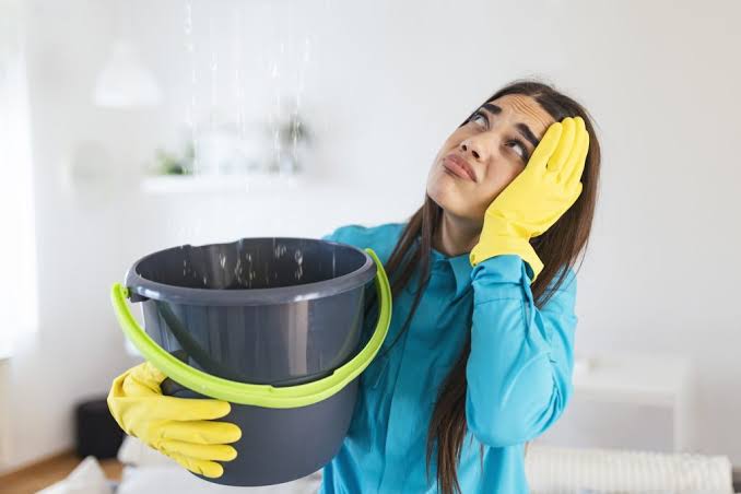 4 Tips to Hire Water Damage Restoration Services